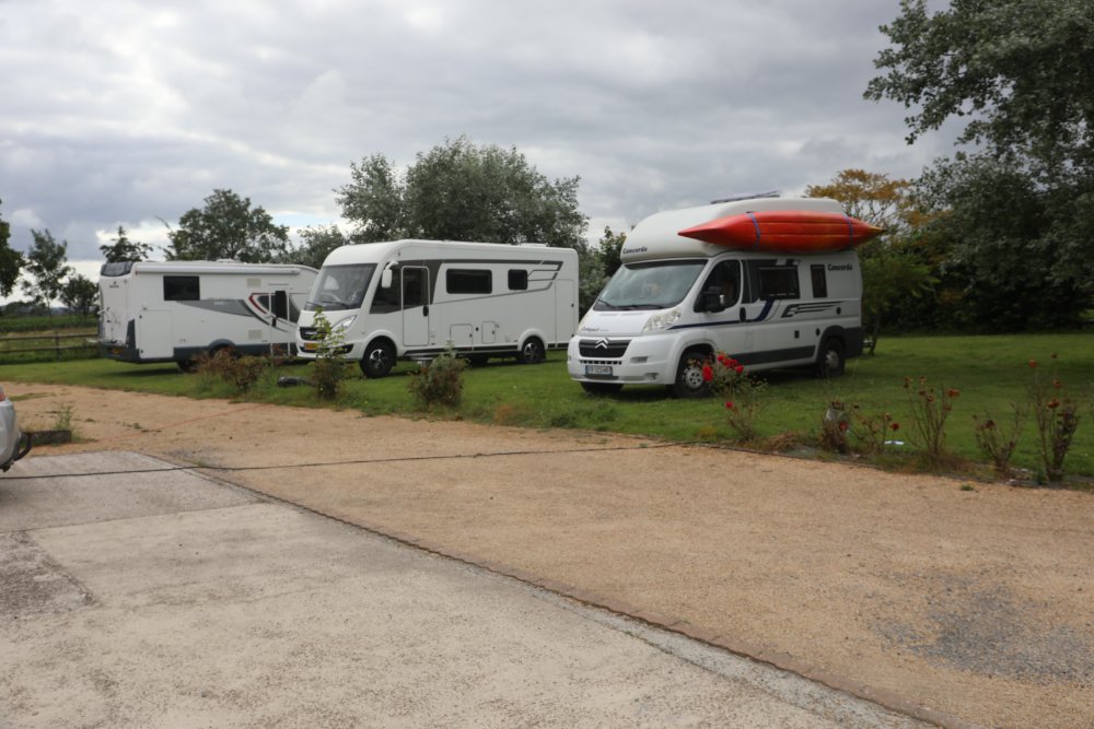 Aire camping-car à Guéron (14400) - Photo 3